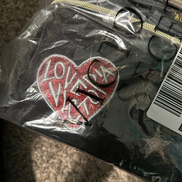 Victoria’s Secret make up bag brand new travel size! W/bag inside! - Picture 5 of 8